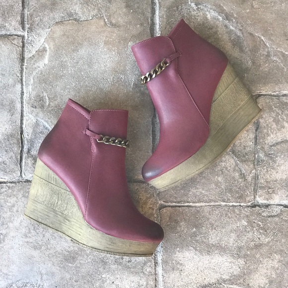NIB Red Wine Chain Platform Wedge Ankle Boots - Picture 6 of 7